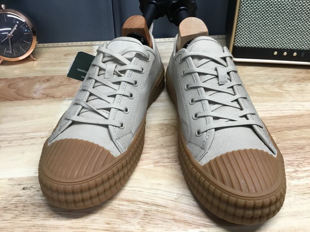 Mutual Weave Leese Sneakers Men's 9 Beige Memory Foam Low Top Casual Shoes
